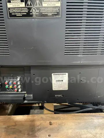 Zenith Television Lot of (1)
