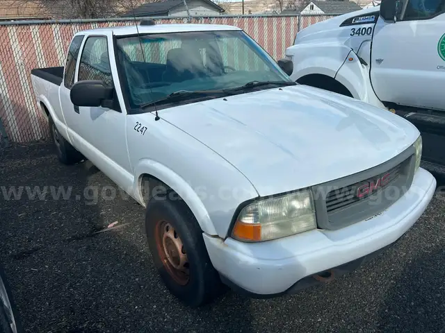2001 GMC Sonoma SL Ext. Cab Short Bed 4WD