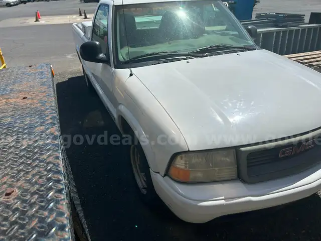 1998 GMC Sonoma SL Reg. Cab Long Bed 2WD
