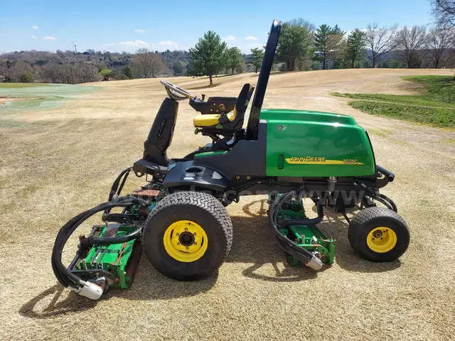 2005 John Deere 3225C Fairway Mower