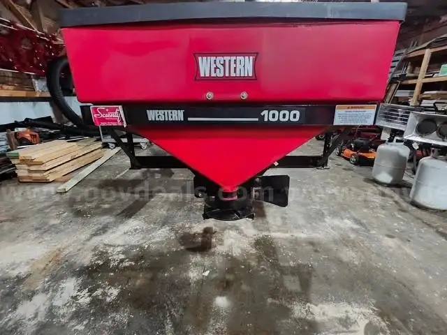 LOW--PROFILE TAILGATE SPREADER WESTERN 1000
