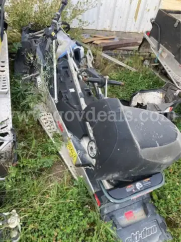 2010 Ski-doo GTX Sport 550 Snow Mobile