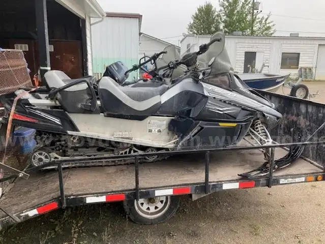 2008 Arctic Cat T570 Snow Mobile