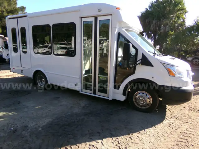2019 Ford Transit T350 9 Passenger Wheelchair Lift Shuttle Taxi Bus 65K Miles