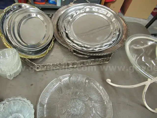 Assorted Tableware