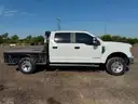2022 Ford F-350 4x4 Crew Cab Flatbed Pickup