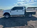 2022 Ford F-350 4x4 Crew Cab Flatbed Pickup