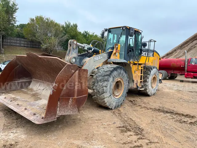 2017 John Deere 744K II 4WD Articulated Wheel Loader