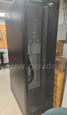 Large APC Smart-UPS VT 20 KVA UPS with 8 batteries