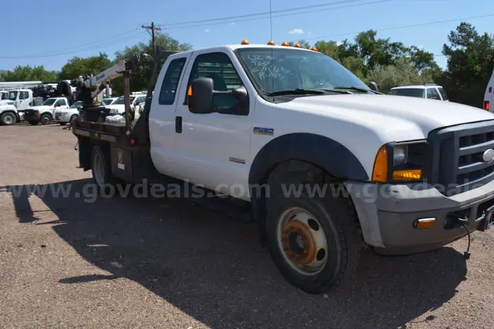 2006 Ford F-550 XL SD Ext. Cab Flatbed 4WD DRW Truck w/Auto Crane 3203PRX