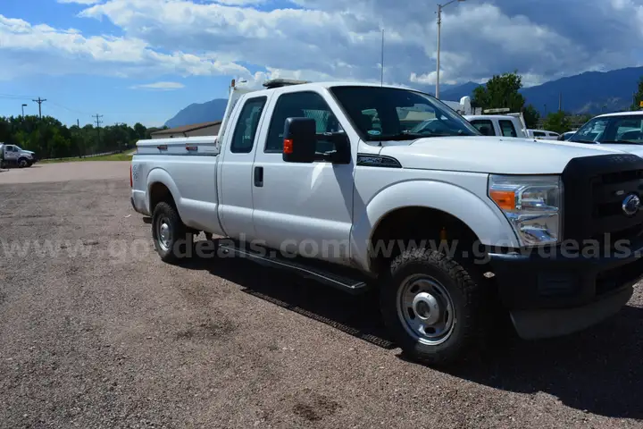 2012 Ford F250 SD XL Ext. Cab 4WD Truck