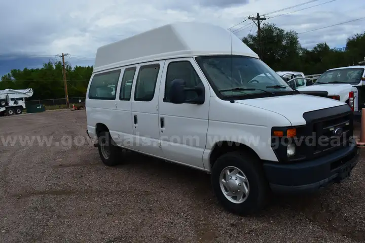 2009 Ford E350 SD High-Top Cargo Van