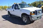 2007 Ford F350 SD XL Ext. Cab 4WD Truck w/Tommy Lift