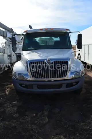 2010 International 4300 SBA 4x2 Service/Crew Truck W/Compressor & Crane