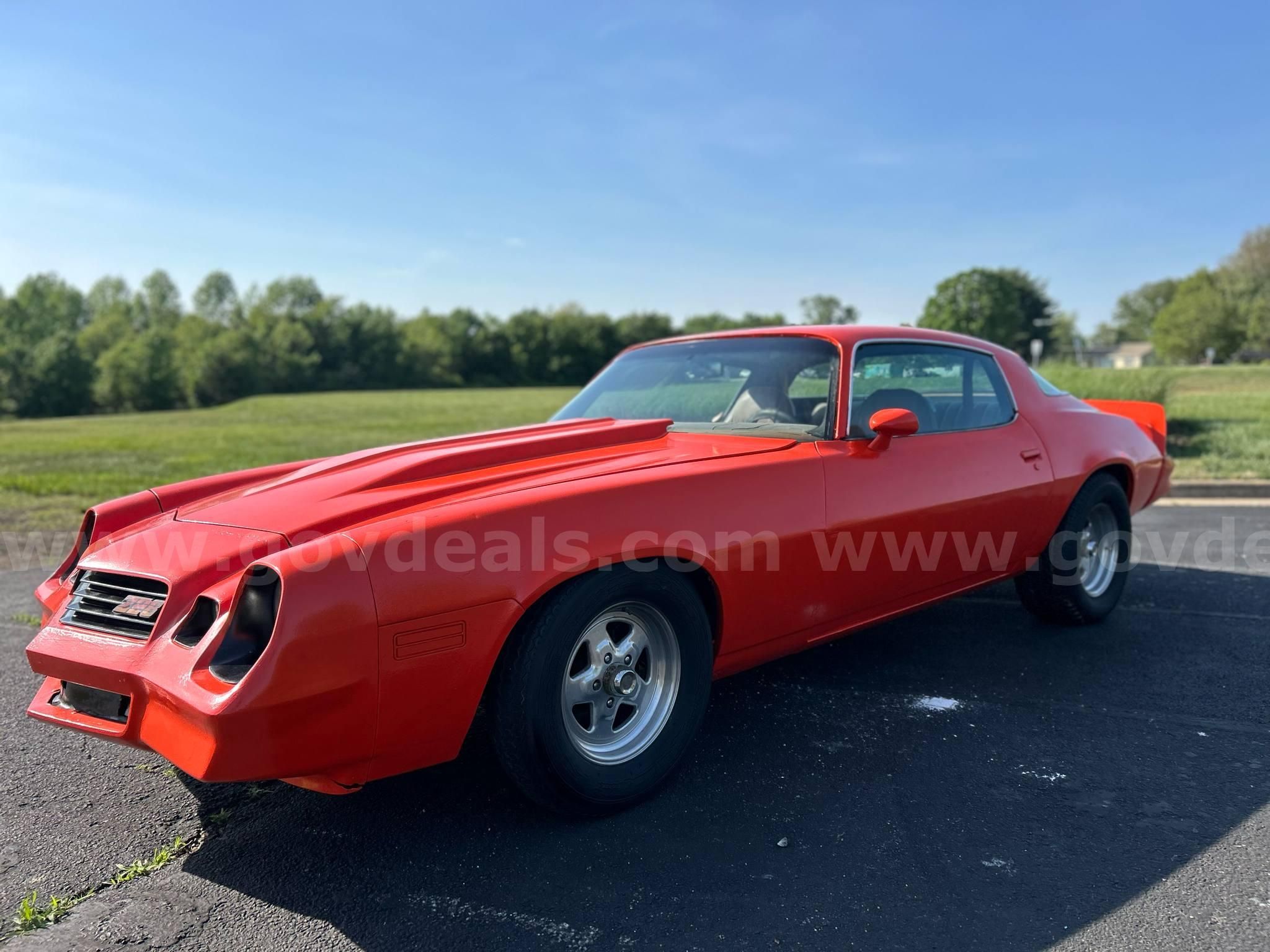 ウェーブ様依頼出品 1980 Chevy Camaro w/ Z28 Nose | AllSurplus