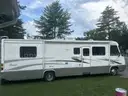 2001 Georgia Boy Motor Coach (Ford F-650 Chassis) 32&#x2019; Foot RV Camper