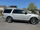 2001 Ford Expedition / 2 Wheel Drive