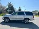2001 Ford Expedition / 2 Wheel Drive