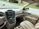 2011 Kia Sedona Mini-Van..V6 power, cold A/C, clean title, and room for 7 good decisions (or 6 bad ones)