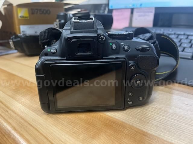 Nikon D5200 | AllSurplus