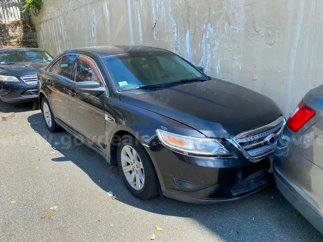 2010 Ford Taurus