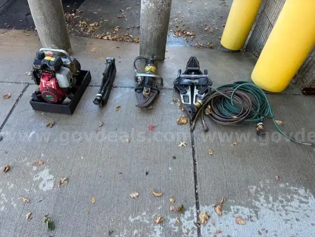 Lot of Hydraulic Tools