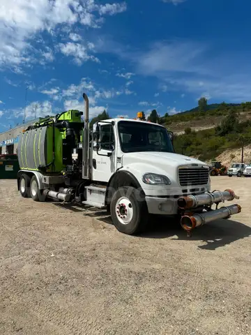 2014 Freightliner M2 106 Vac Truck  8.9L L6 Cummins ISL9 Diesel Engine