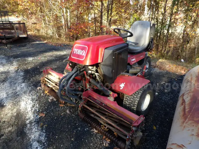 Toro Ride On Reel Mower 2000D