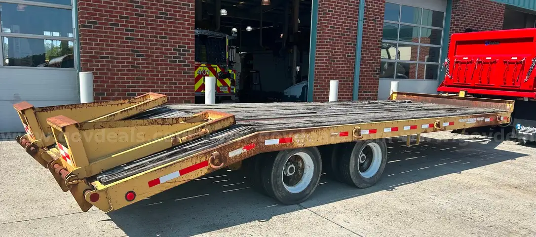 Custom Trailer Flatbed Equipment Trailer