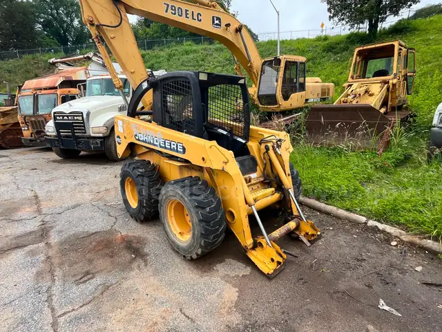 2000 John Deere 260 Skid Steer