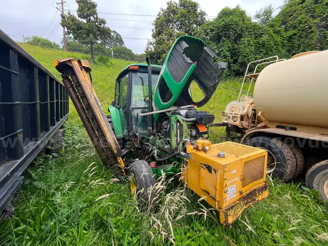 2007 John Deere 6215