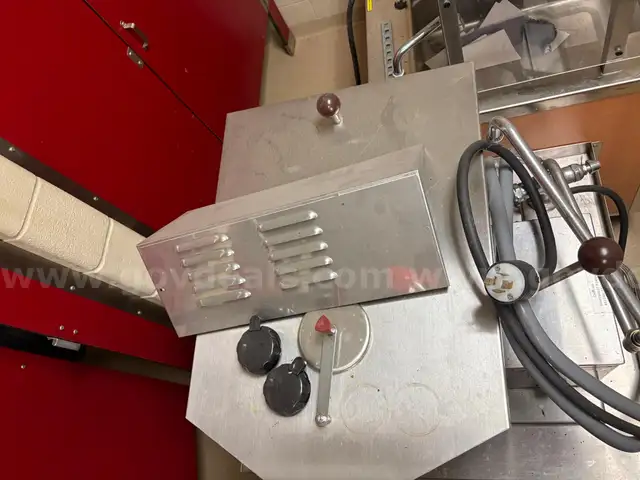 Groen 10 gal. Countertop Tilt Skillet