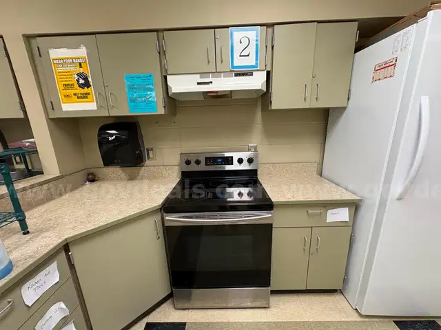 Samsung Electric Range (2 of 5)