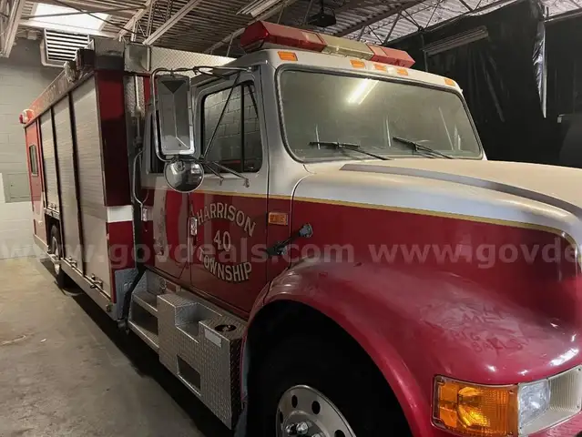 1992 International 4900 4X2