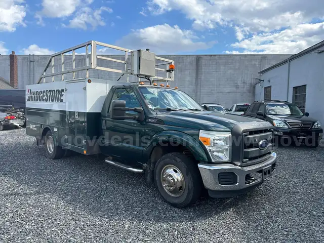 2011 Ford F-350 Tire Service Truck
