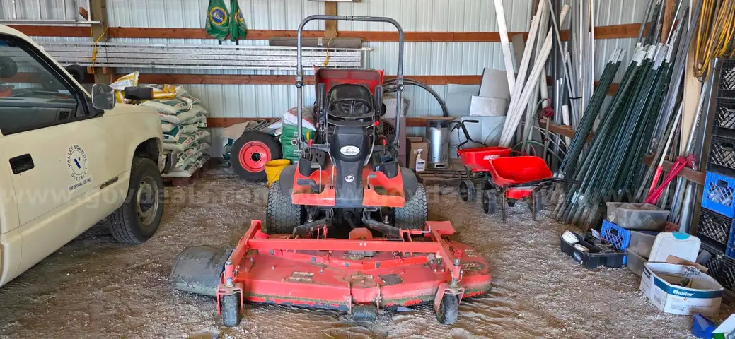 Kubota Mower F3990 4wd with a 72" mower deck and attachments