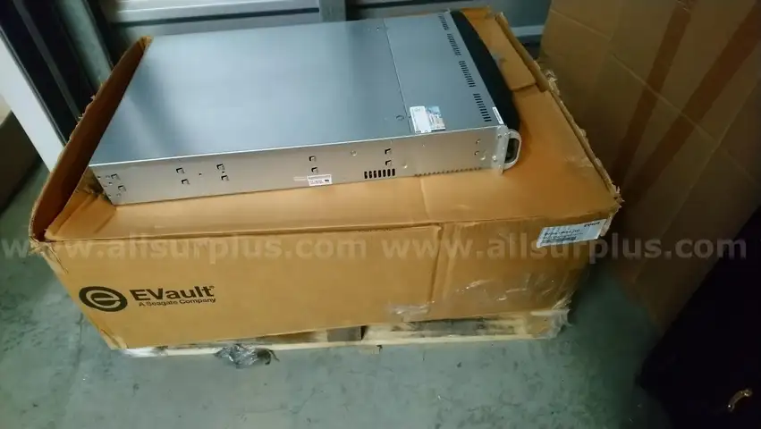 1 Lot NEW Supermicro Storage Device CSE-825 ( E vault)