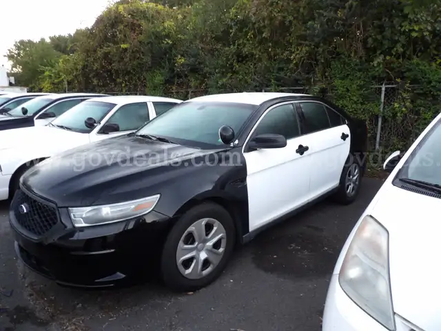 2013 Ford Taurus PI