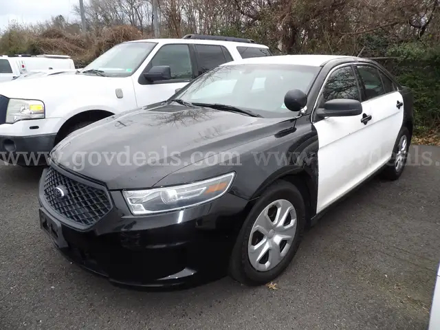 2015 Ford Taurus PI
