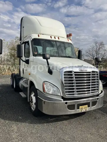 2017 Freightliner Cascadia 125 Single-Axle Daycab
