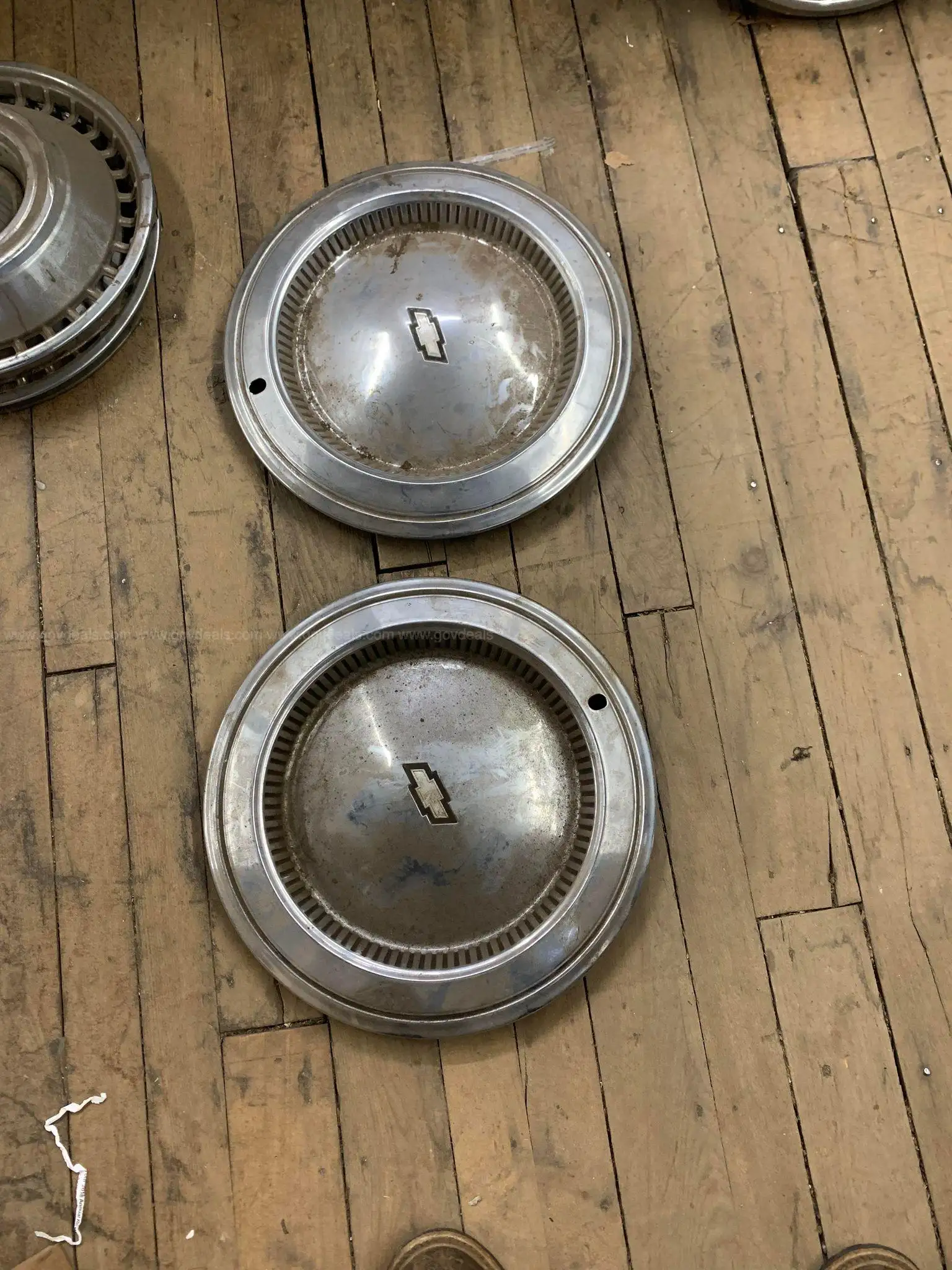 Vintage store chevy hubcaps