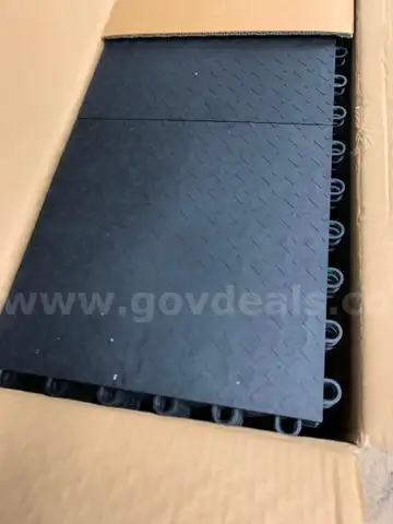 BRAND NEW 48 PIECE GARAGE FLOOR TILES PLASTIC - WILL SHIP!!