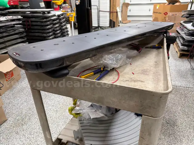 TESTED AND WORKING 54&#x22; SOUNDOFF SIGNAL (SOS) NXT TRIO SMOKED LENS LIKE NEW DEMO LED LIGHTBAR LIGHT BAR CAN SHIP