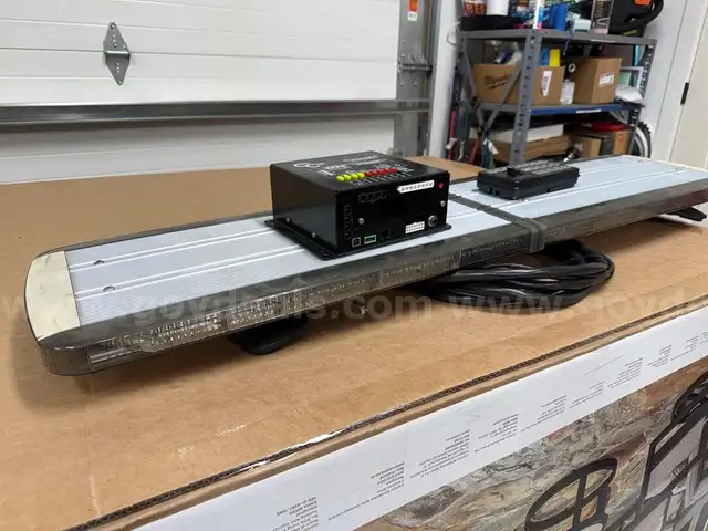 TESTED AND WORKING 48&#x22; WHELEN LEGACY DUO WITH WHELEN SAPPHIRE COMPLETE SETUP CAN SHIP