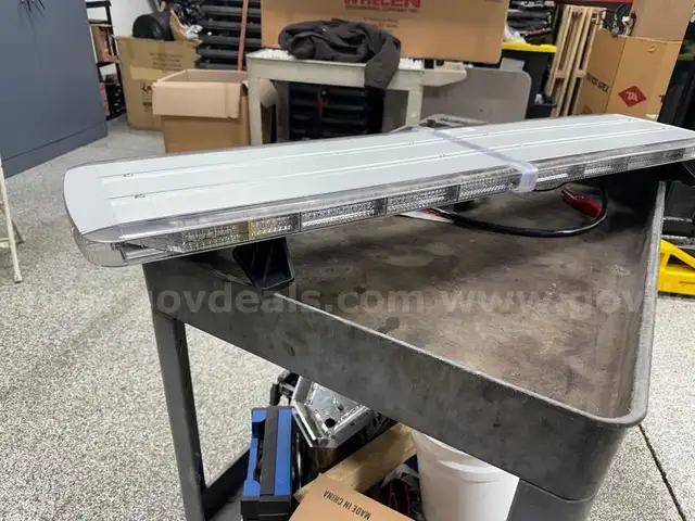 BRAND NEW 48&#x22; WHELEN LEGACY DUO LIGHTBAR RED/BLUE CAN SHIP