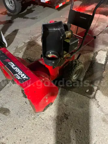 MURRAY SNOW BLOWER- LOCAL PICKUP ONLY!
