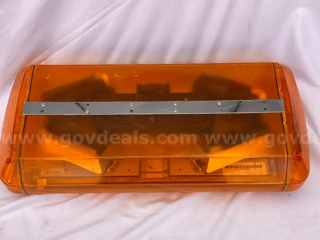 ONE AMBER 821A XS 8000 CODE 3 STROBE LIGHT BAR POLICE FIRE EMS TOW SECURITY - CAN SHIP!! #100