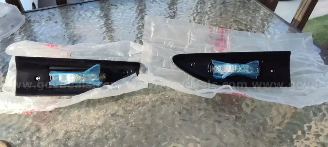 BRAND NEW WHELEN SIDEKICK V-SERIES SUPER LED FENDER LIGHTS - POLICE FIRE EMS - CAN SHIP!!!