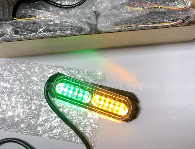 4 AMBER GREEN SPLIT SURFACE MOUNT LED FLASHING LIGHTS- CAN SHIP!!! MA