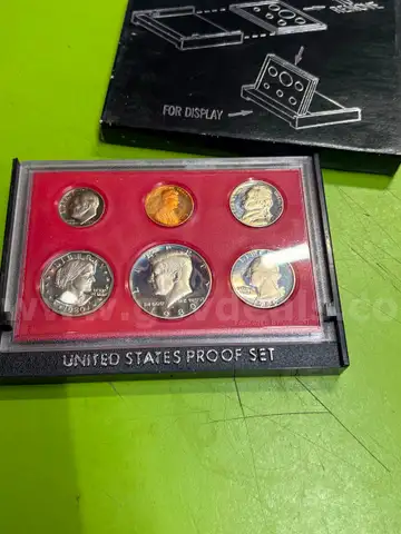 1980 UNCIRCULATED US MINT PROOF SET  WITH DEFECT - WILL SHIP!!